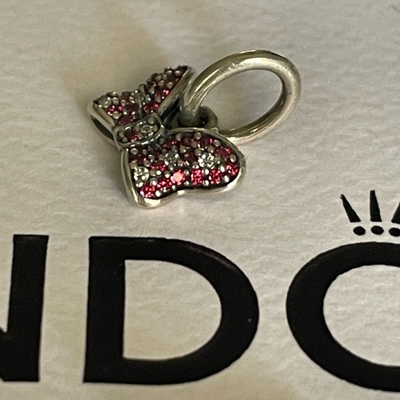 New authentic Disney x Pandora Minnie Mouse sparkling bow dangle charm retired - Picture 3 of 8
